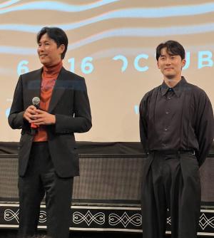 Jung Woo-sung y Kim Jun-han presentando A Man of Reason en el Retiro
