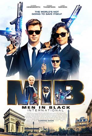 MEN IN BLACK: INTERNATIONAL Revive la franquicia de los Hombres de Negro en que lo único nuevo es la pareja protagonista, Chris Hemsworth y Tessa Thompson. Entretenida pero demasiado genérica.